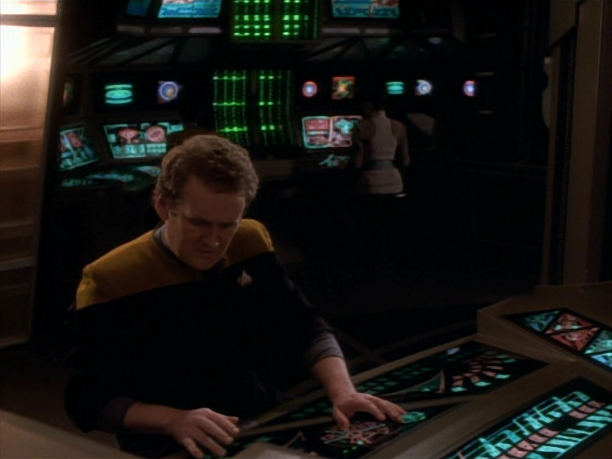 extant_StarTrekDS9_1x17-TheForsaken_03473.jpg