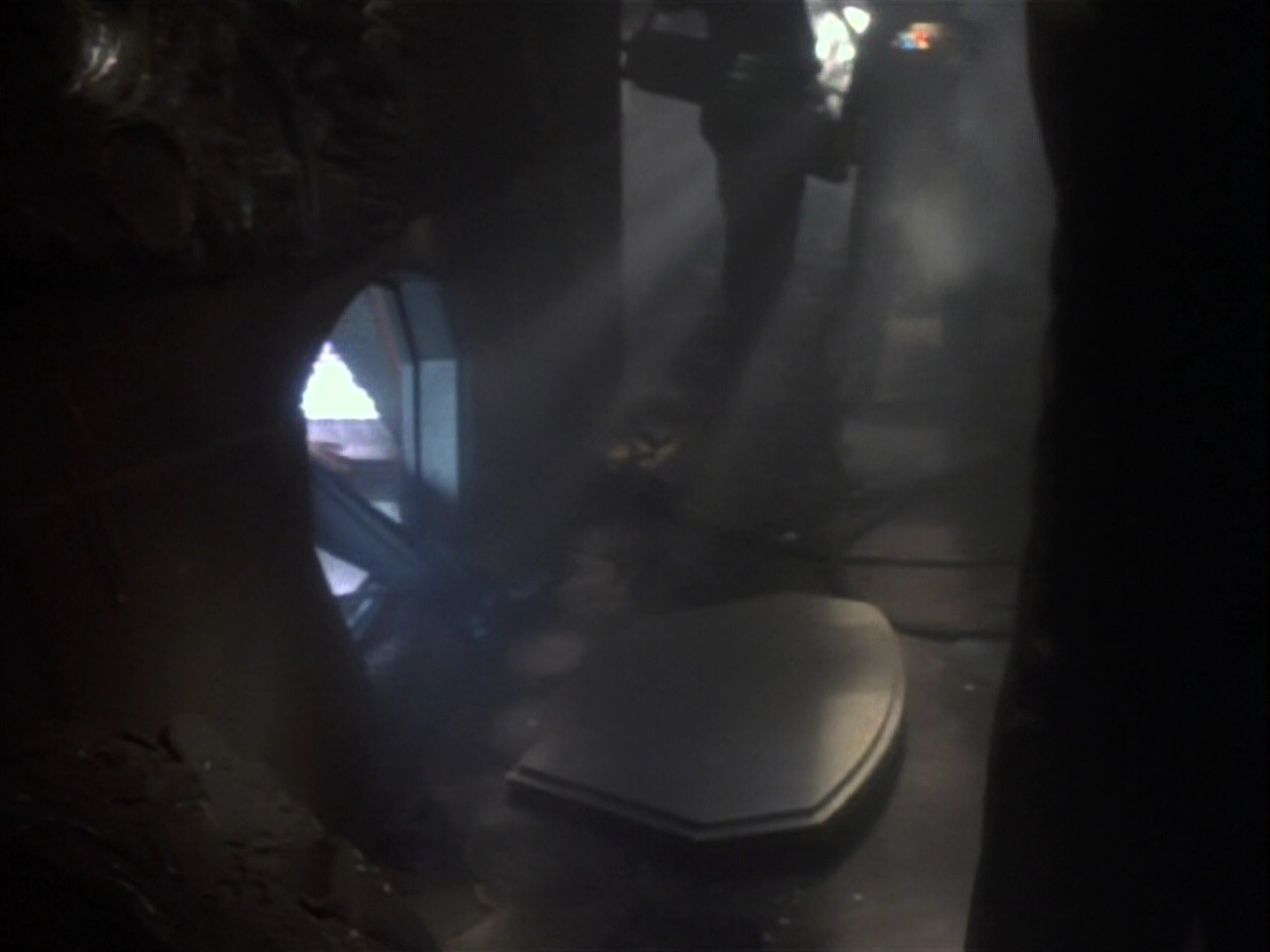extant_StarTrekDS9_1x17-TheForsaken_03556.jpg