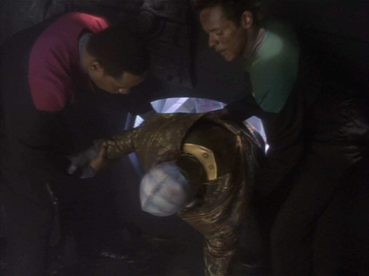 extant_StarTrekDS9_1x17-TheForsaken_03580.jpg