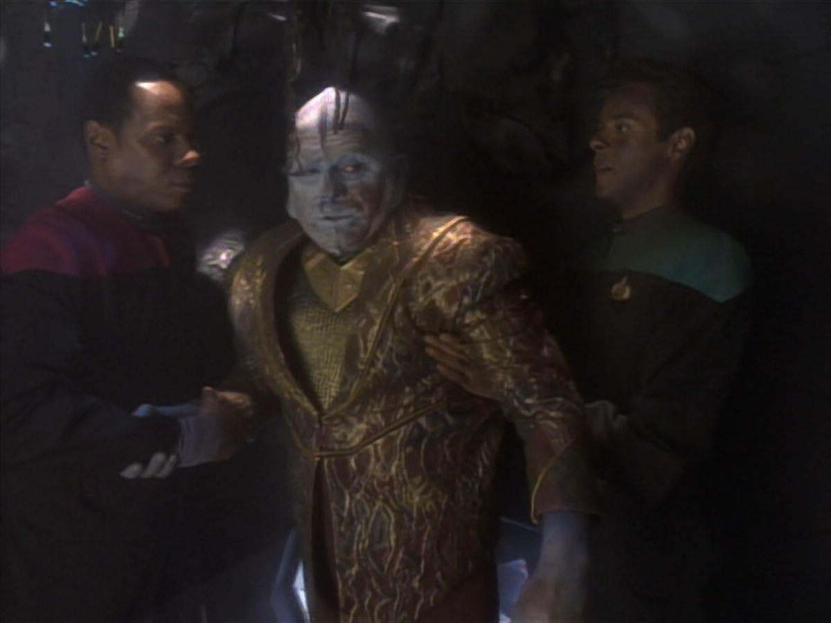 extant_StarTrekDS9_1x17-TheForsaken_03583.jpg