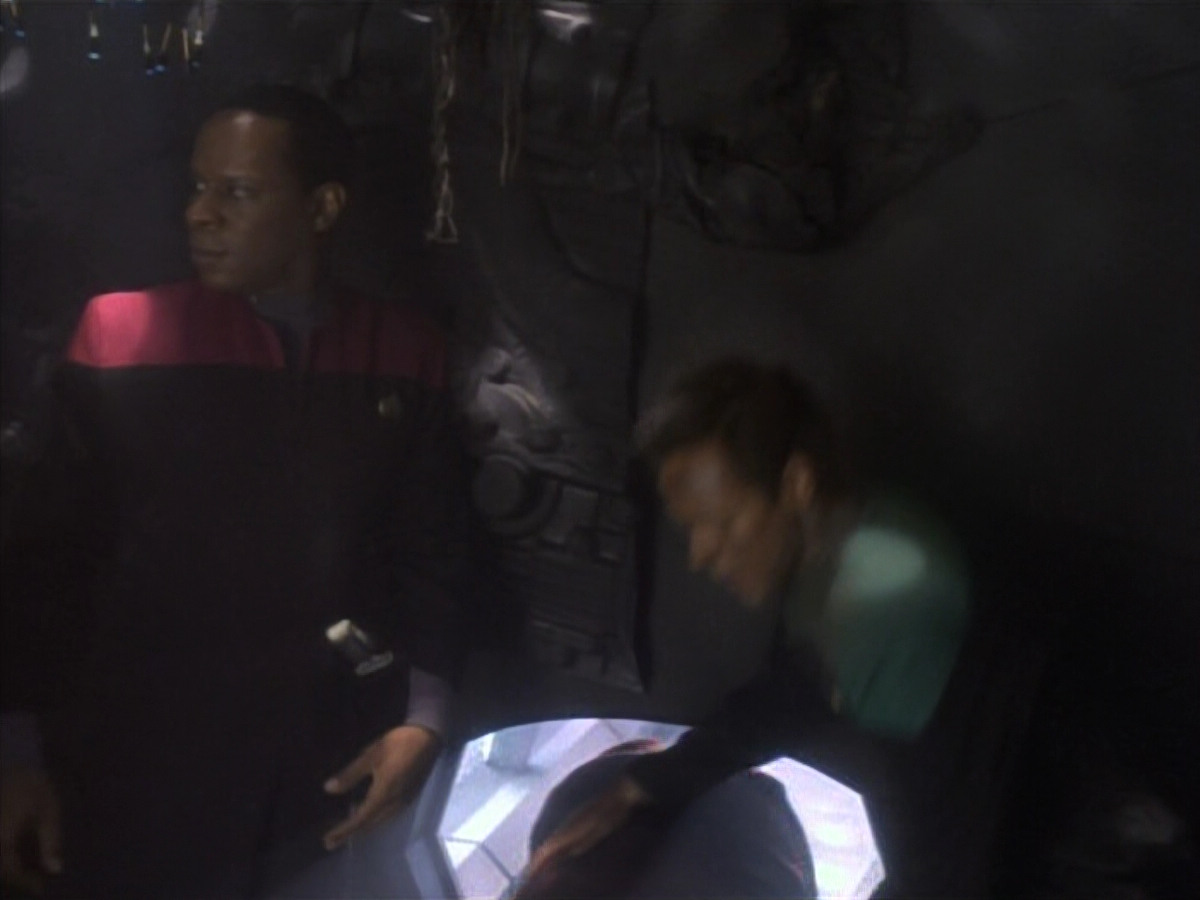 extant_StarTrekDS9_1x17-TheForsaken_03586.jpg