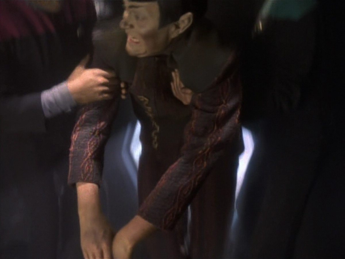 extant_StarTrekDS9_1x17-TheForsaken_03589.jpg