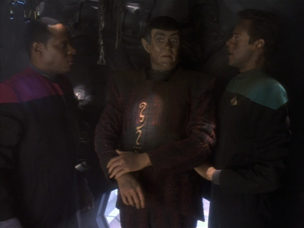 extant_StarTrekDS9_1x17-TheForsaken_03595.jpg