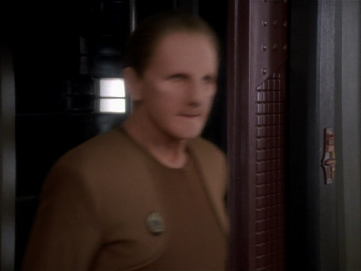 extant_StarTrekDS9_1x17-TheForsaken_03623.jpg