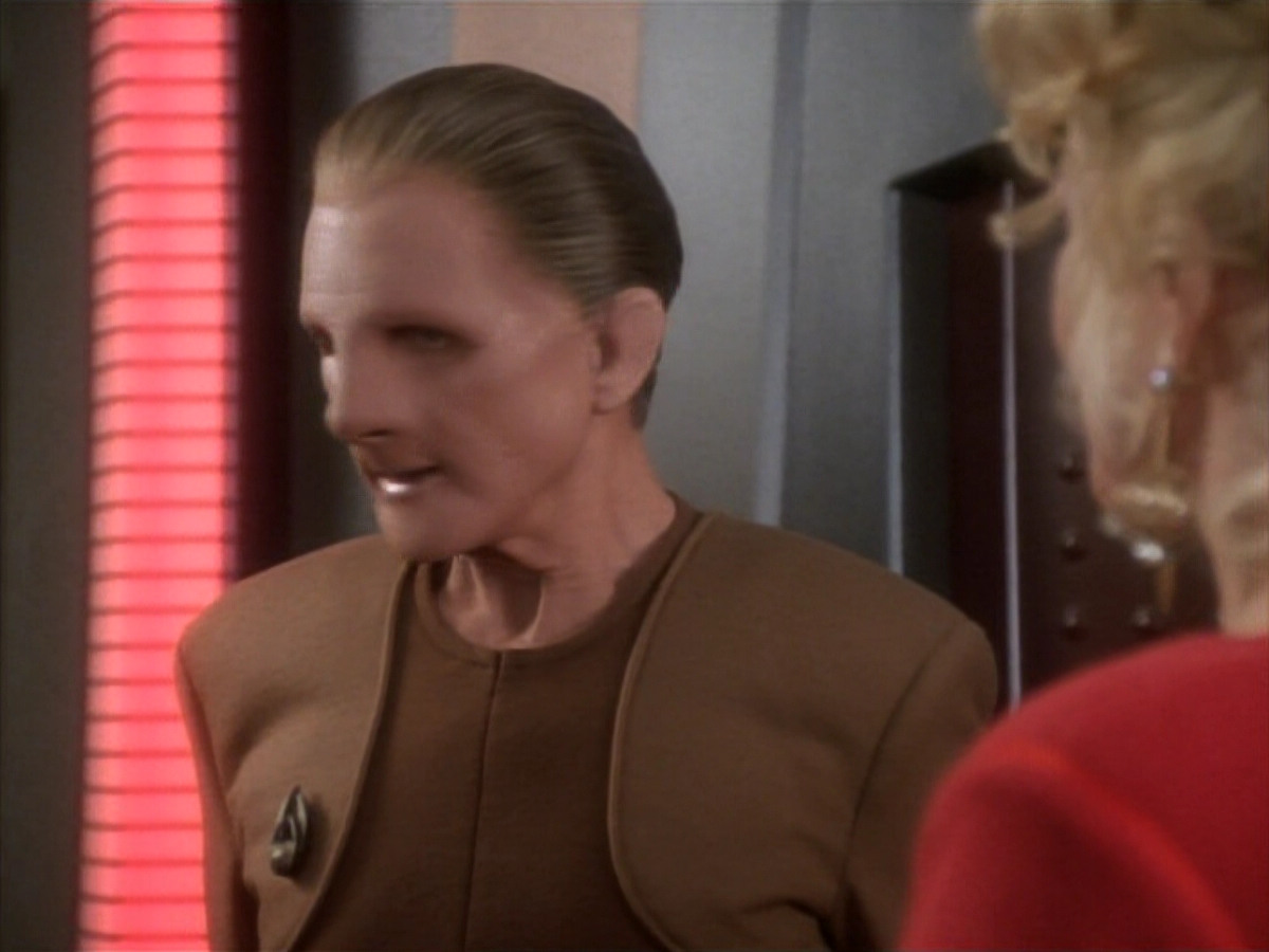 extant_StarTrekDS9_1x17-TheForsaken_03633.jpg