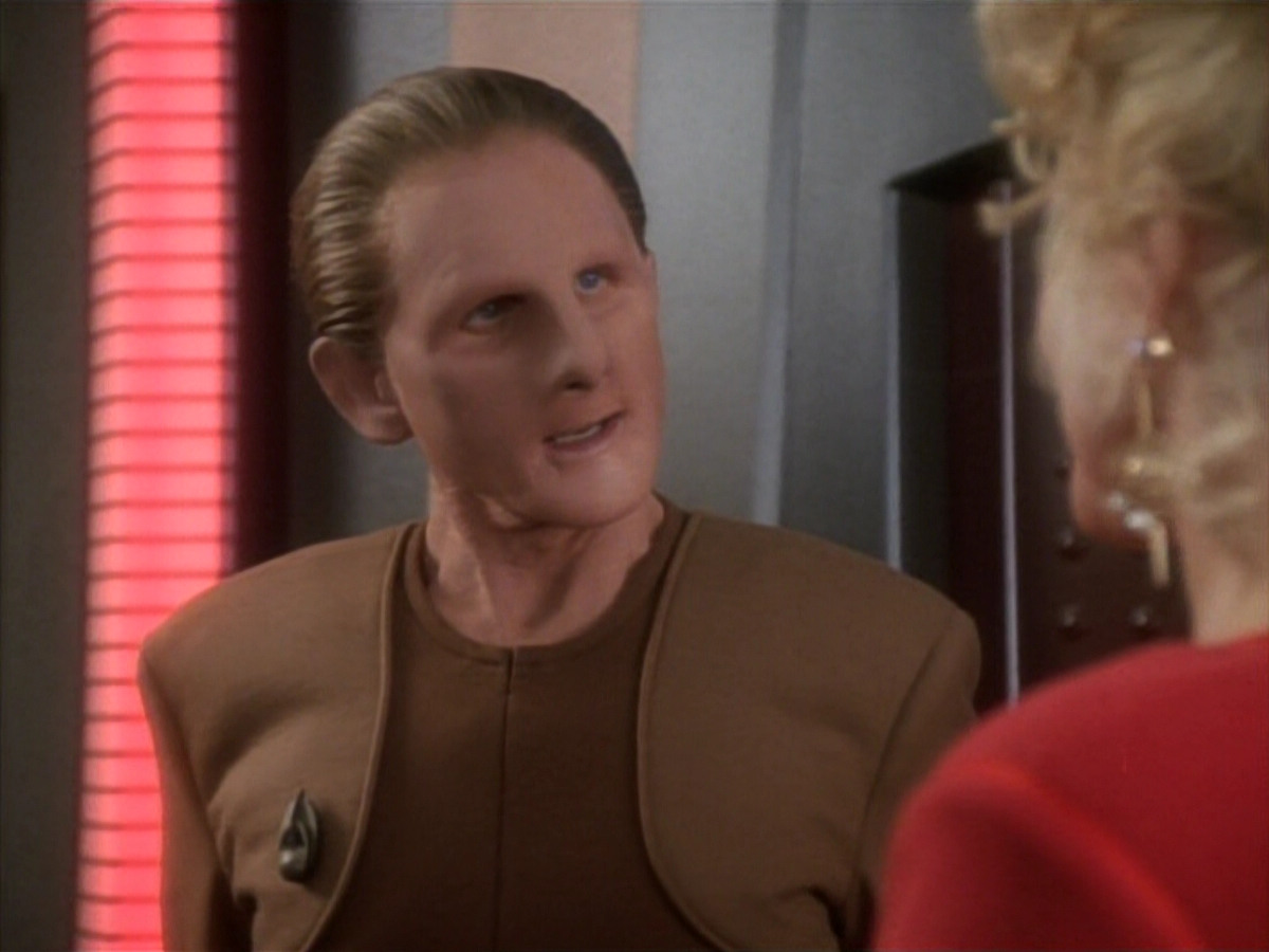 extant_StarTrekDS9_1x17-TheForsaken_03634.jpg