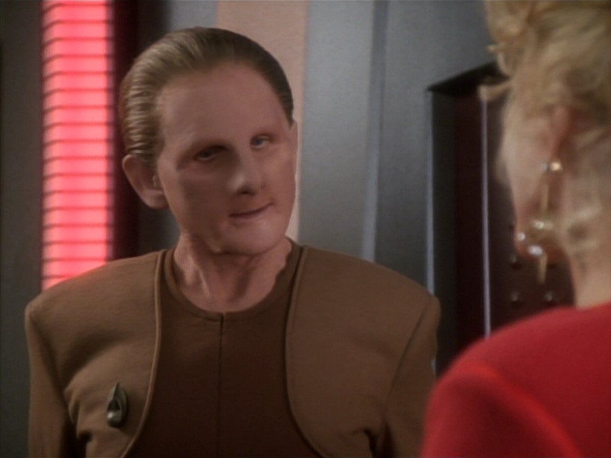extant_StarTrekDS9_1x17-TheForsaken_03635.jpg