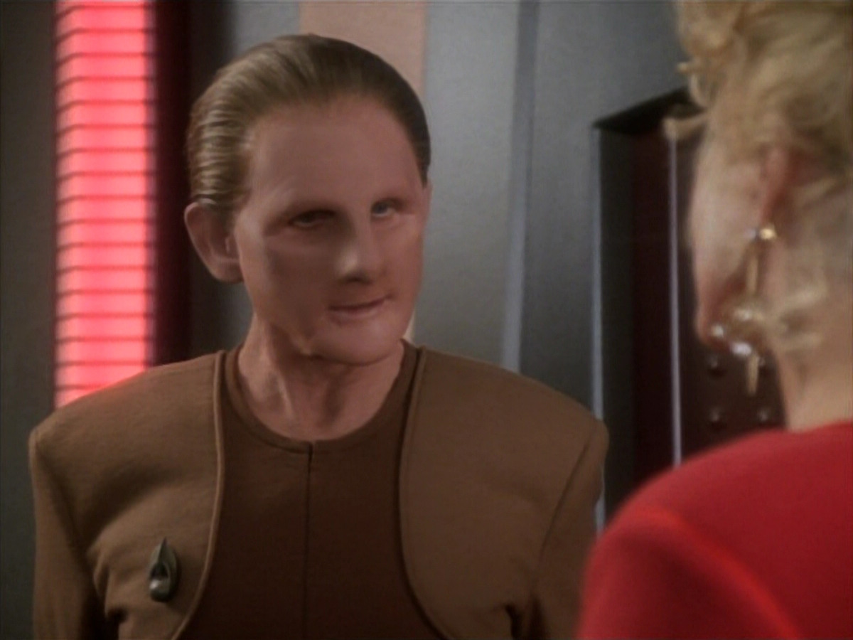 extant_StarTrekDS9_1x17-TheForsaken_03639.jpg