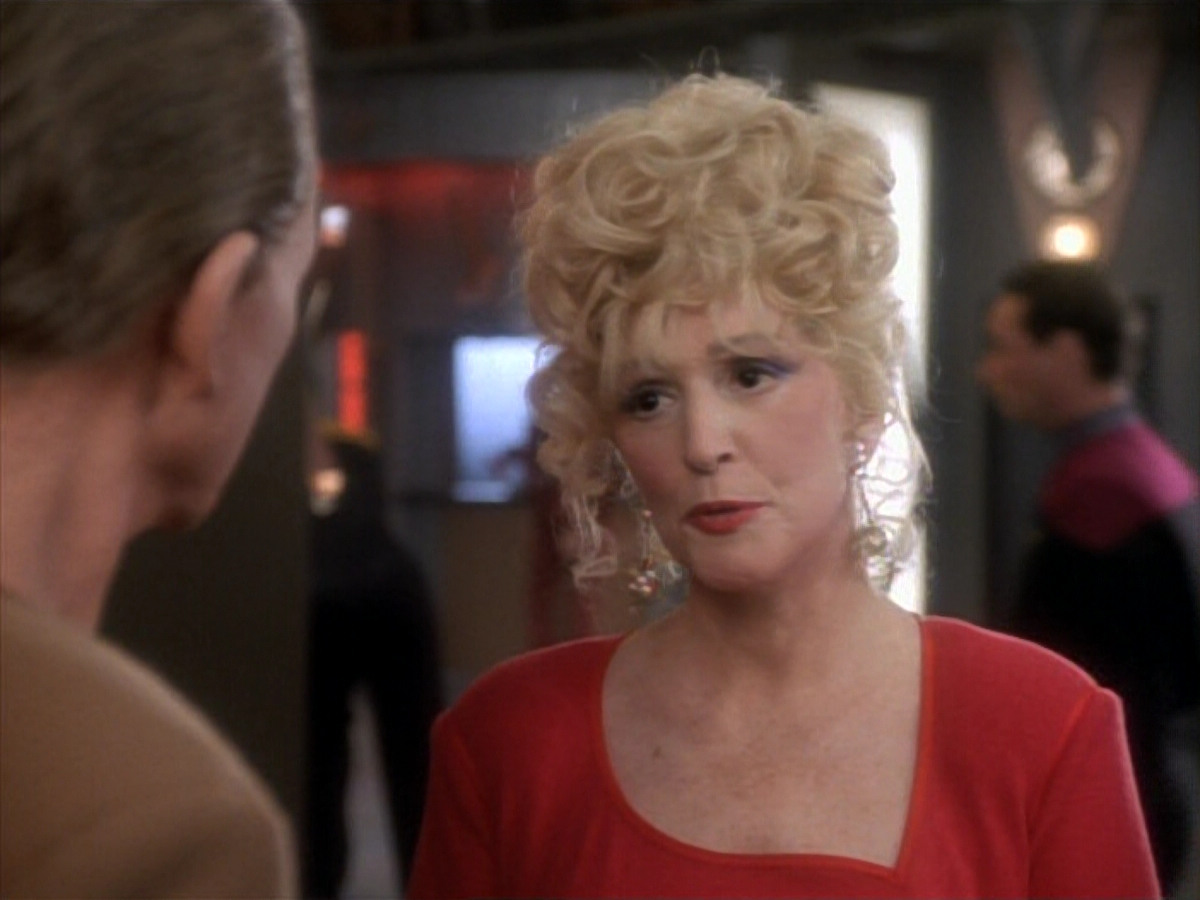 extant_StarTrekDS9_1x17-TheForsaken_03649.jpg