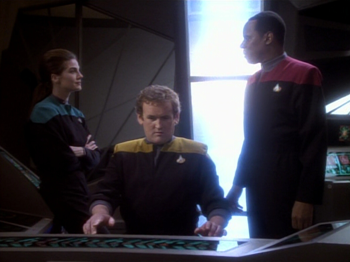extant_StarTrekDS9_1x17-TheForsaken_03697.jpg