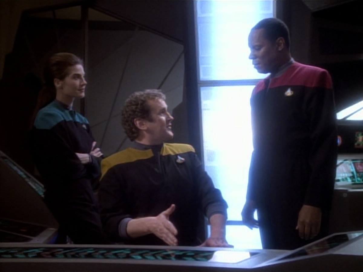 extant_StarTrekDS9_1x17-TheForsaken_03699.jpg