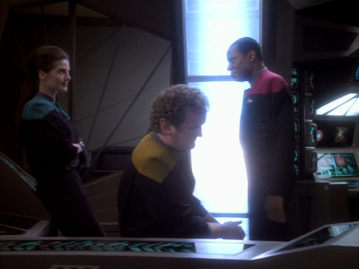 extant_StarTrekDS9_1x17-TheForsaken_03730.jpg