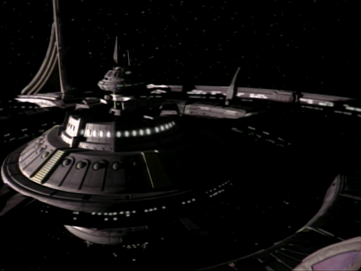 extant_StarTrekDS9_1x17-TheForsaken_03742.jpg