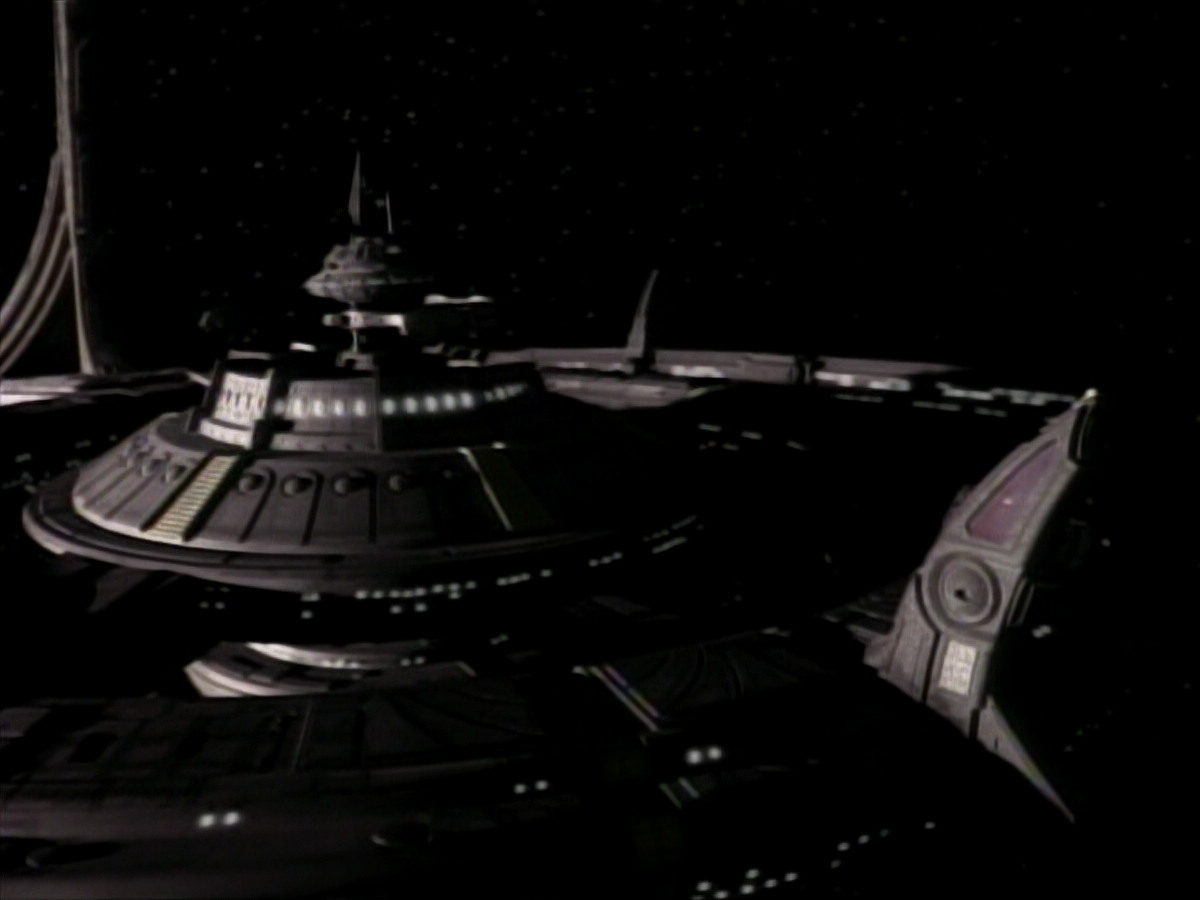 extant_StarTrekDS9_1x17-TheForsaken_03749.jpg