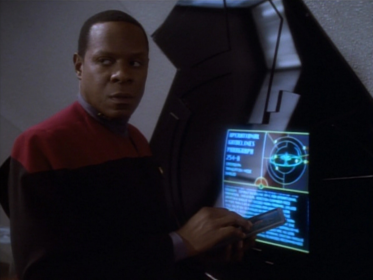 extant_StarTrekDS9_1x18-DramatisPersonae_00011.jpg
