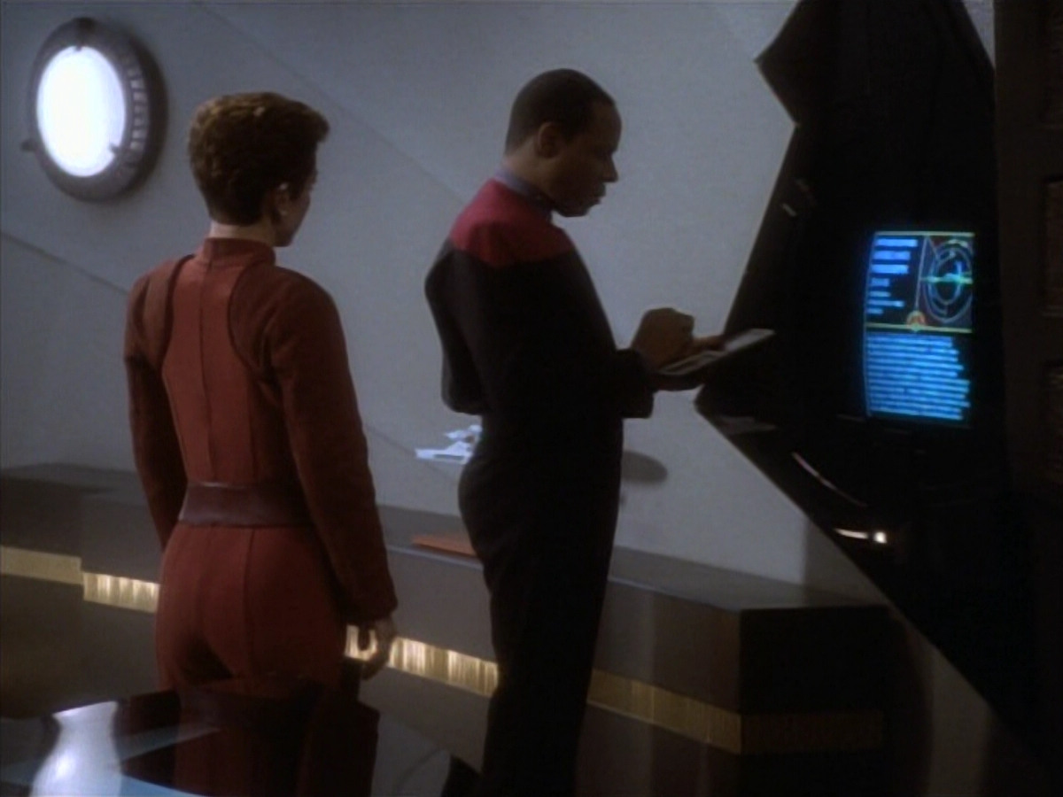 extant_StarTrekDS9_1x18-DramatisPersonae_00024.jpg
