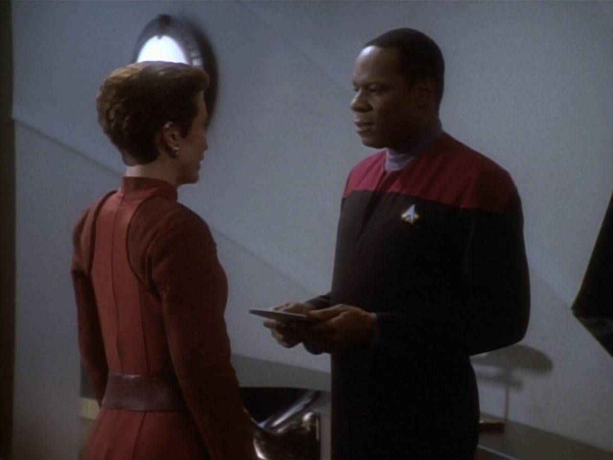 extant_StarTrekDS9_1x18-DramatisPersonae_00043.jpg