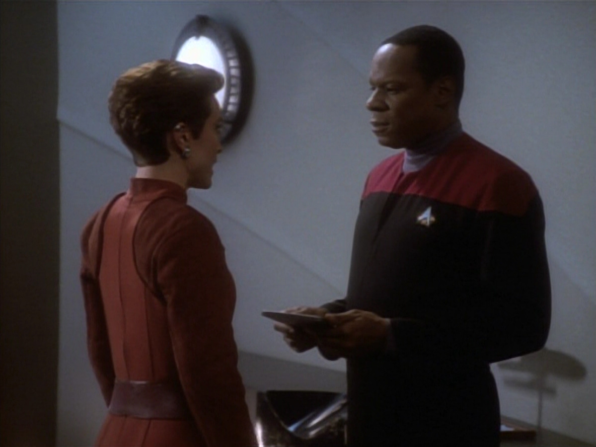 extant_StarTrekDS9_1x18-DramatisPersonae_00048.jpg