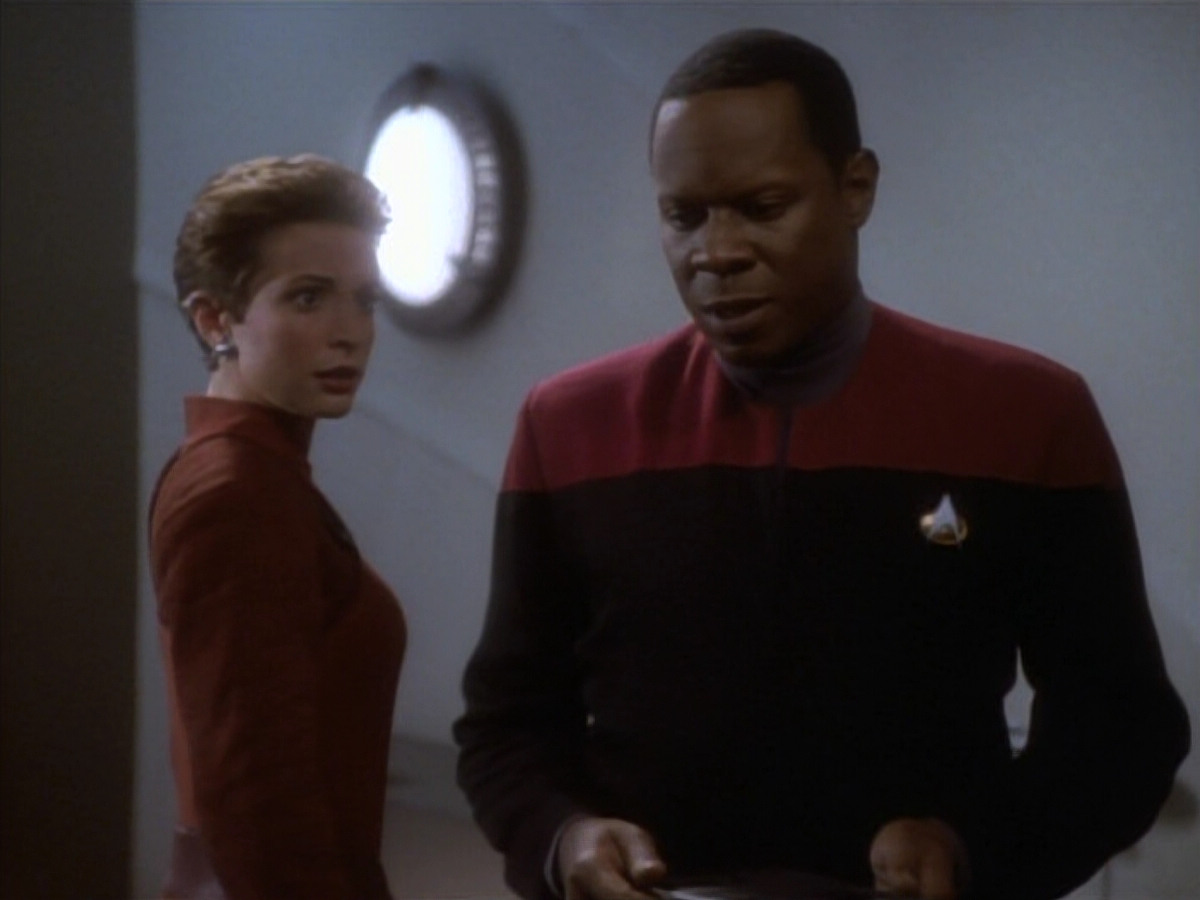 extant_StarTrekDS9_1x18-DramatisPersonae_00052.jpg