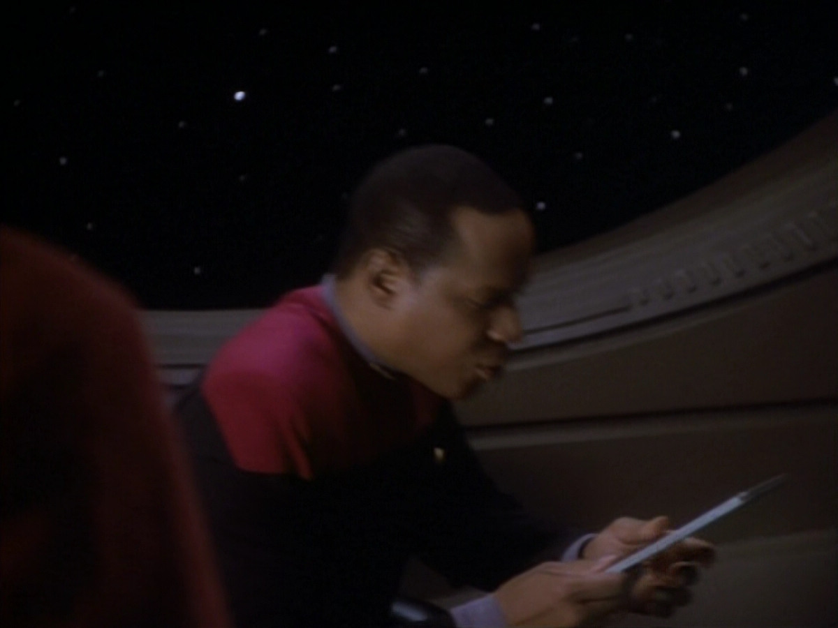 extant_StarTrekDS9_1x18-DramatisPersonae_00122.jpg