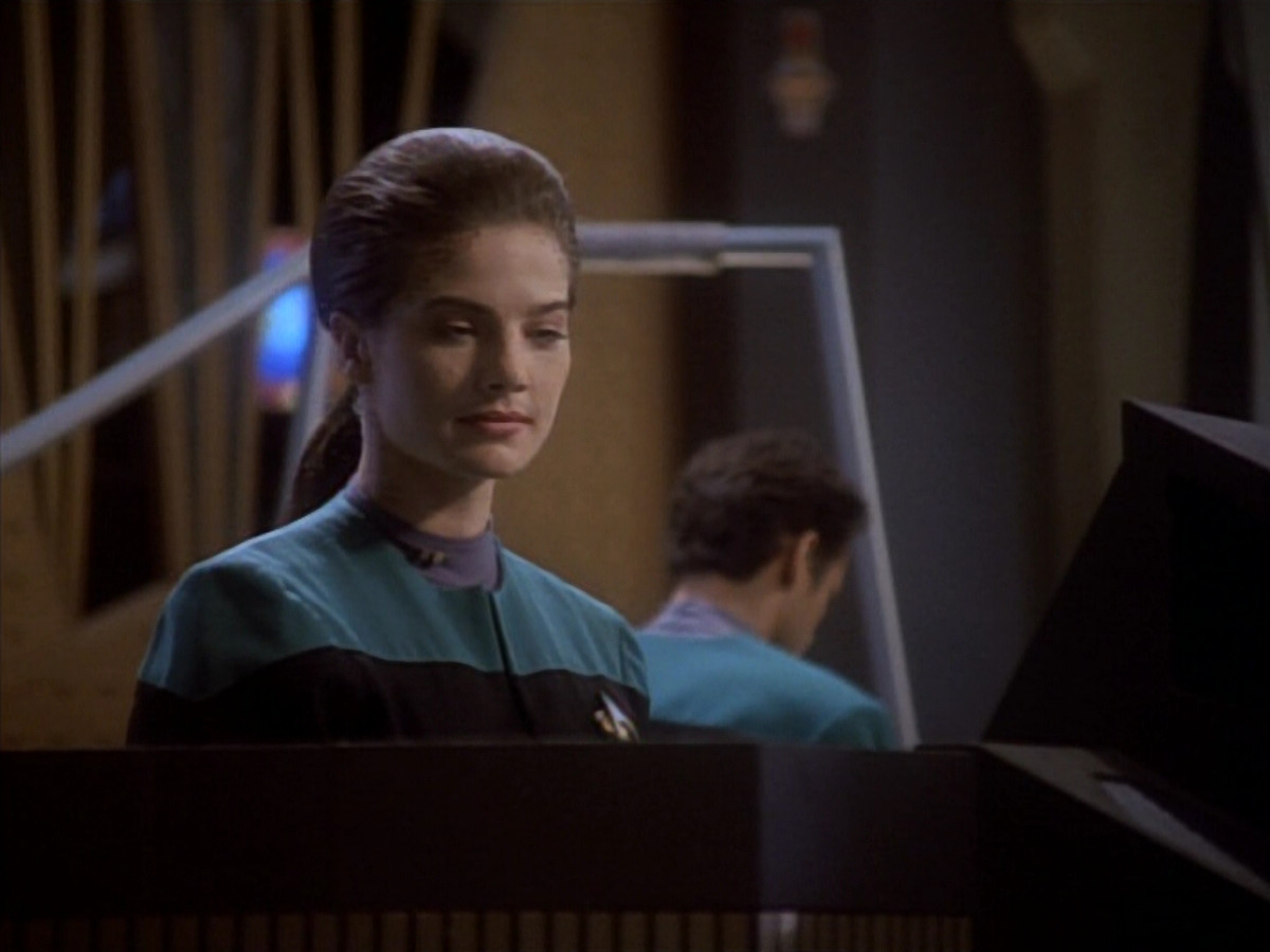 extant_StarTrekDS9_1x18-DramatisPersonae_00133.jpg
