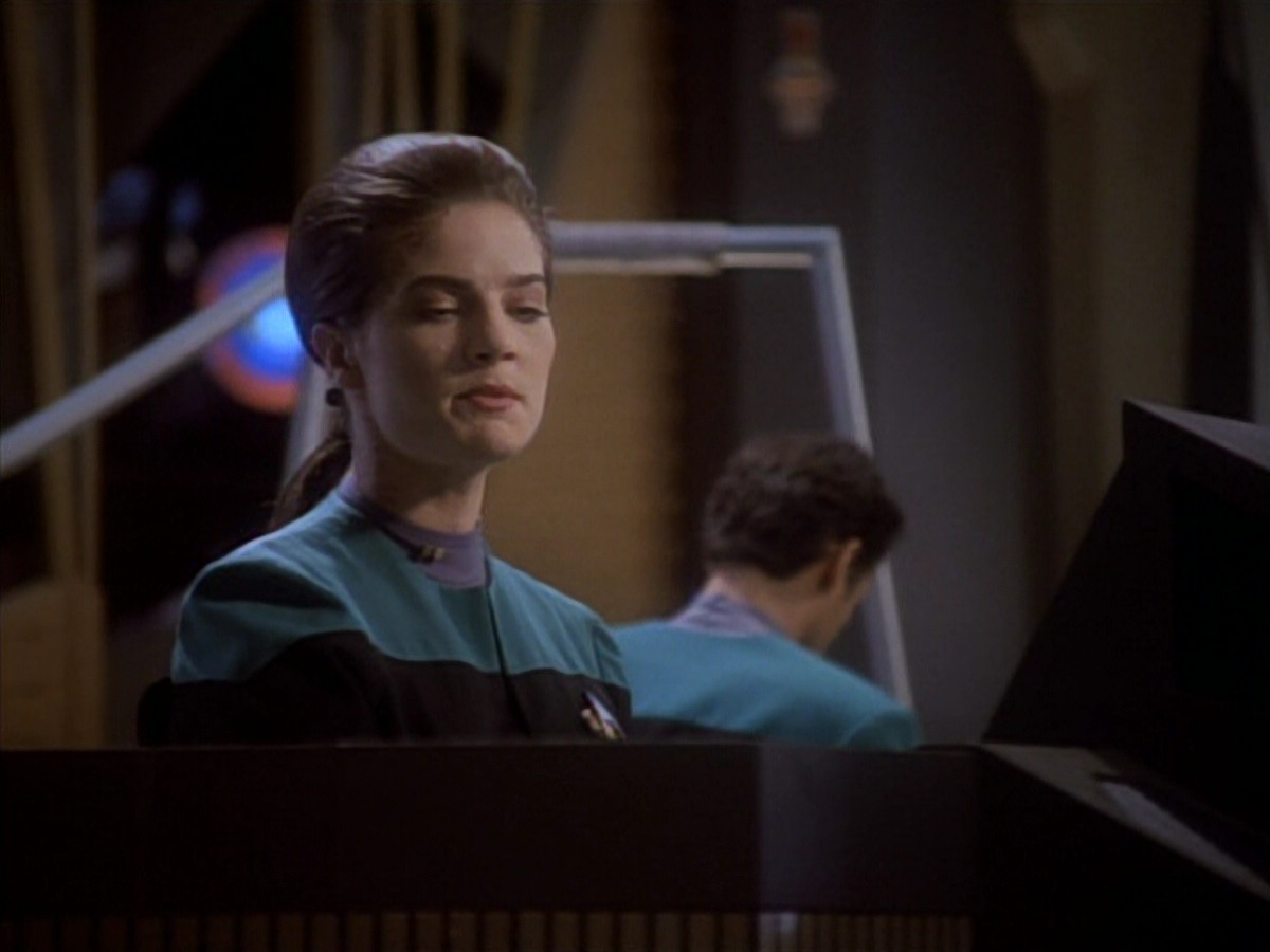 extant_StarTrekDS9_1x18-DramatisPersonae_00136.jpg