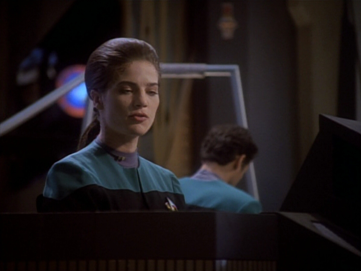 extant_StarTrekDS9_1x18-DramatisPersonae_00137.jpg