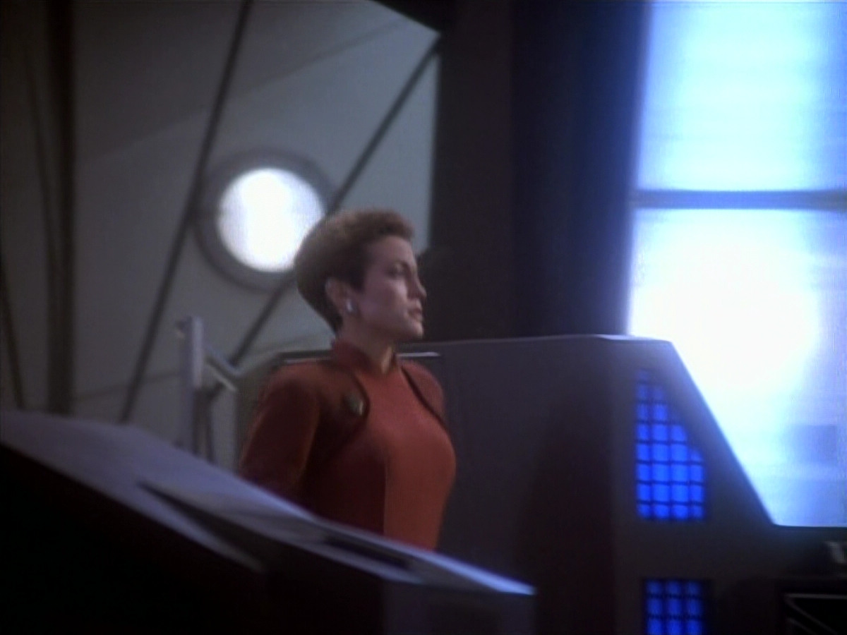 extant_StarTrekDS9_1x18-DramatisPersonae_00142.jpg