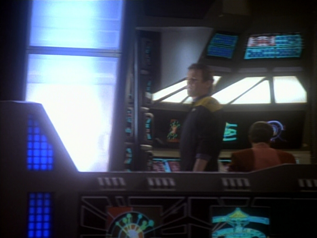 extant_StarTrekDS9_1x18-DramatisPersonae_00144.jpg