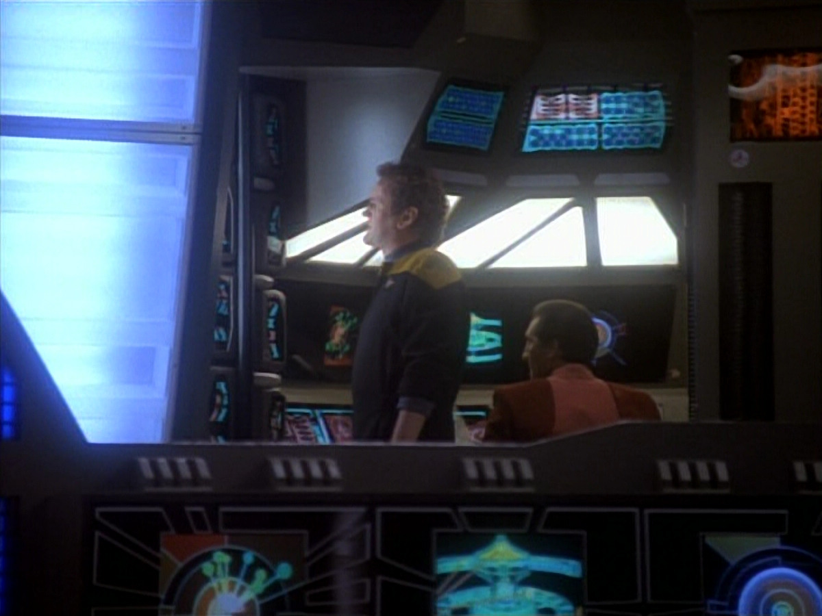 extant_StarTrekDS9_1x18-DramatisPersonae_00146.jpg