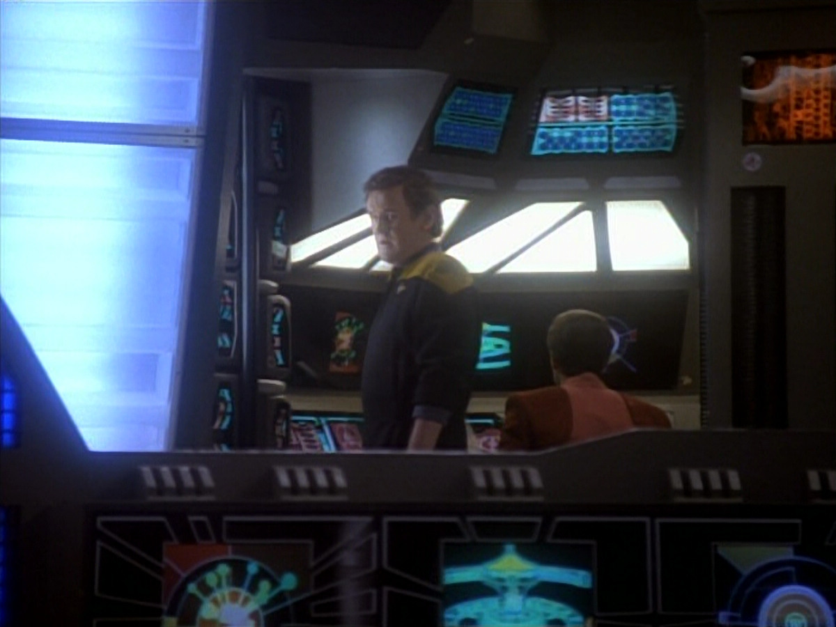 extant_StarTrekDS9_1x18-DramatisPersonae_00149.jpg