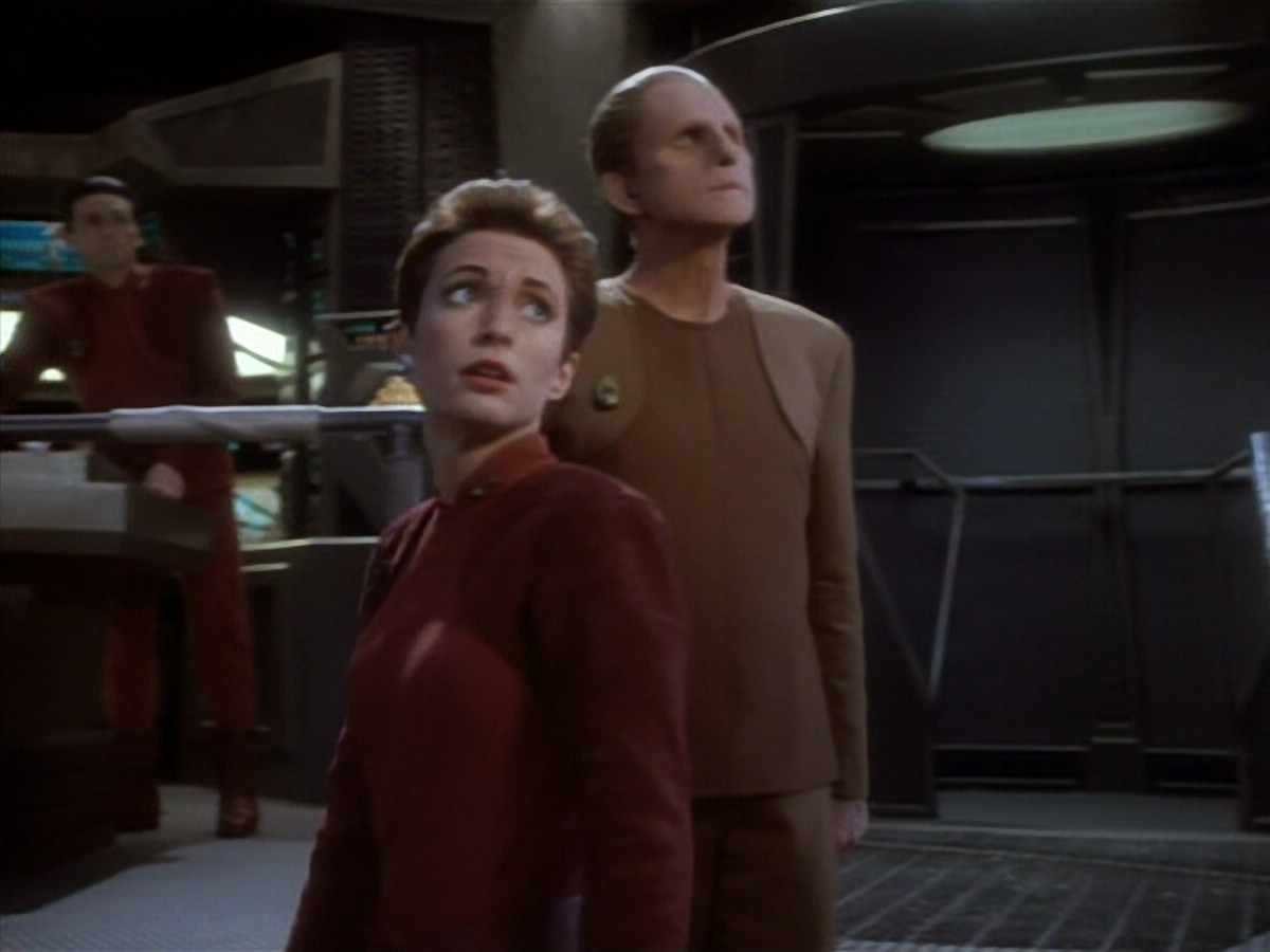 extant_StarTrekDS9_1x18-DramatisPersonae_00174.jpg