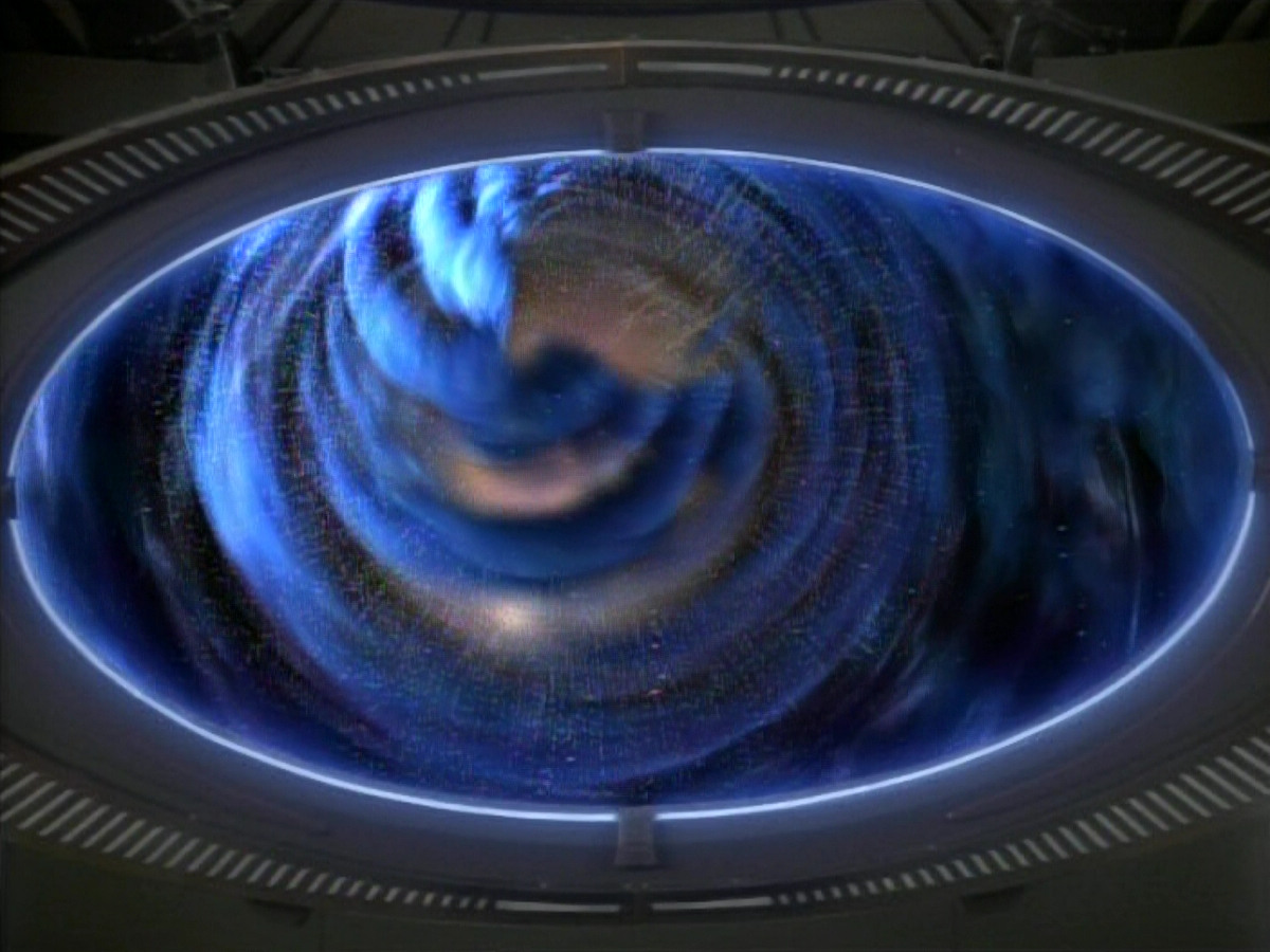extant_StarTrekDS9_1x18-DramatisPersonae_00179.jpg