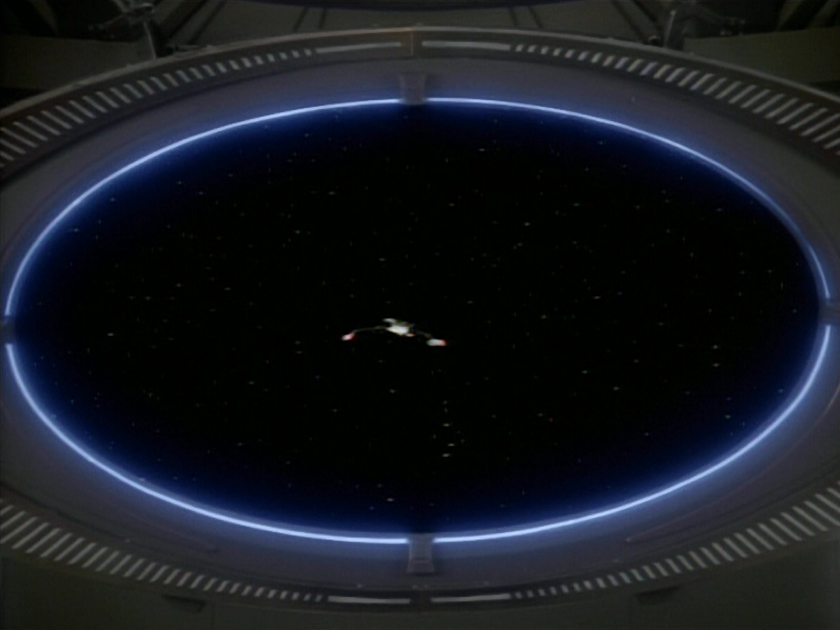 extant_StarTrekDS9_1x18-DramatisPersonae_00186.jpg
