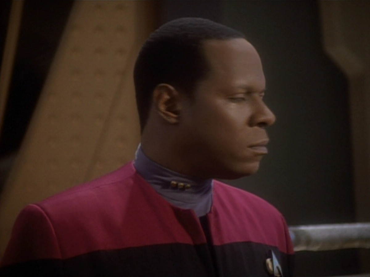 extant_StarTrekDS9_1x18-DramatisPersonae_00210.jpg