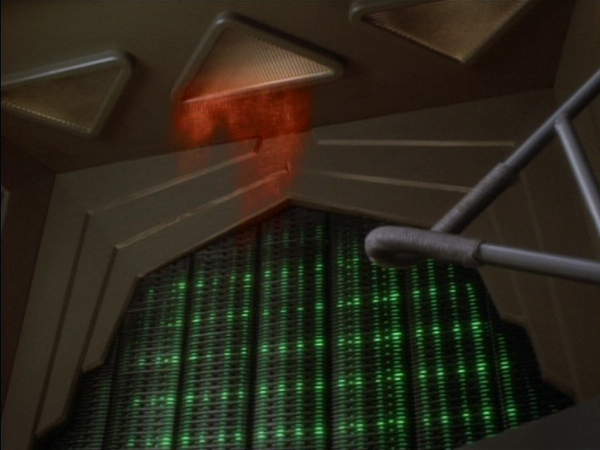 extant_StarTrekDS9_1x18-DramatisPersonae_00212.jpg