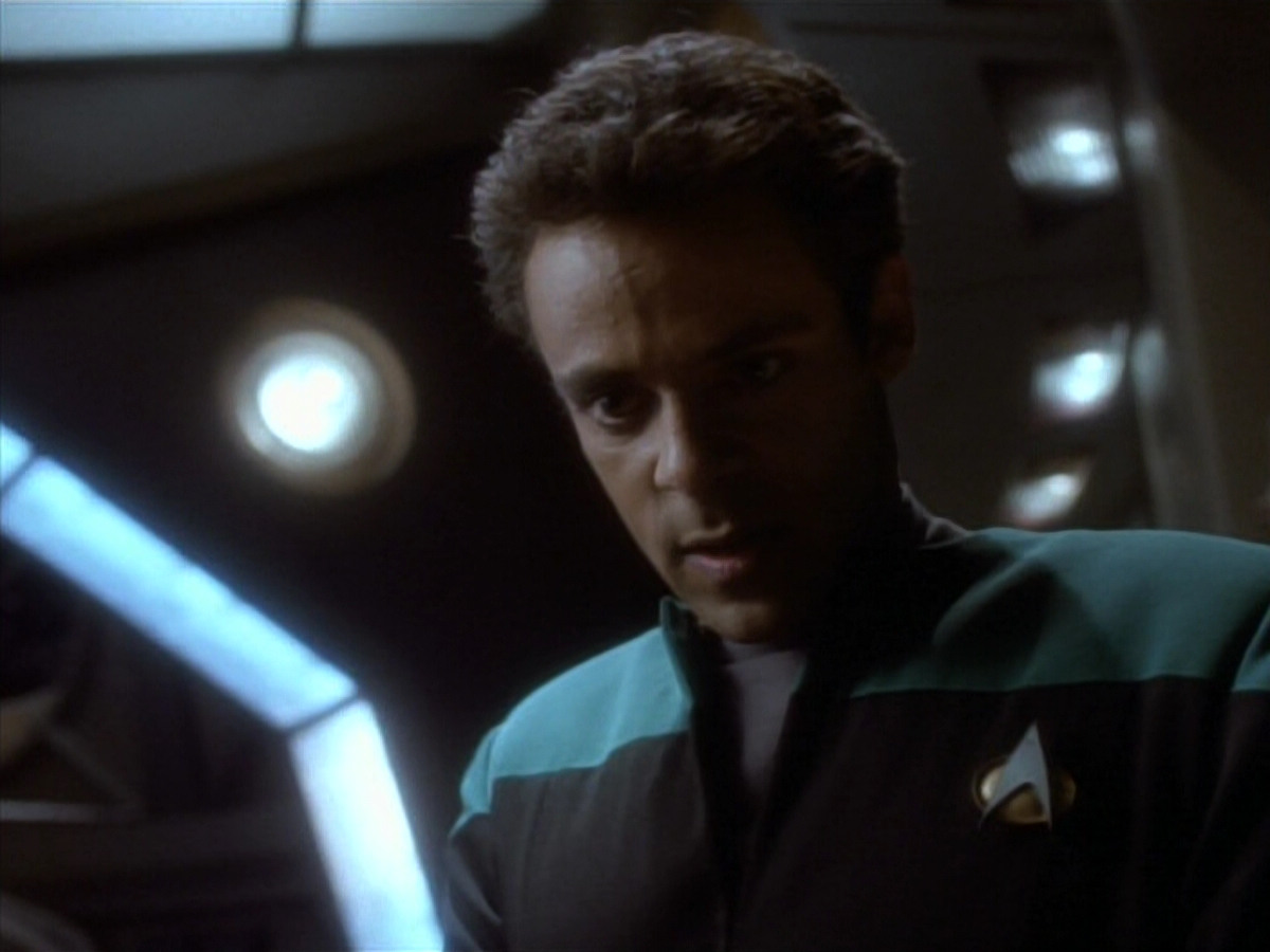 extant_StarTrekDS9_1x18-DramatisPersonae_00254.jpg