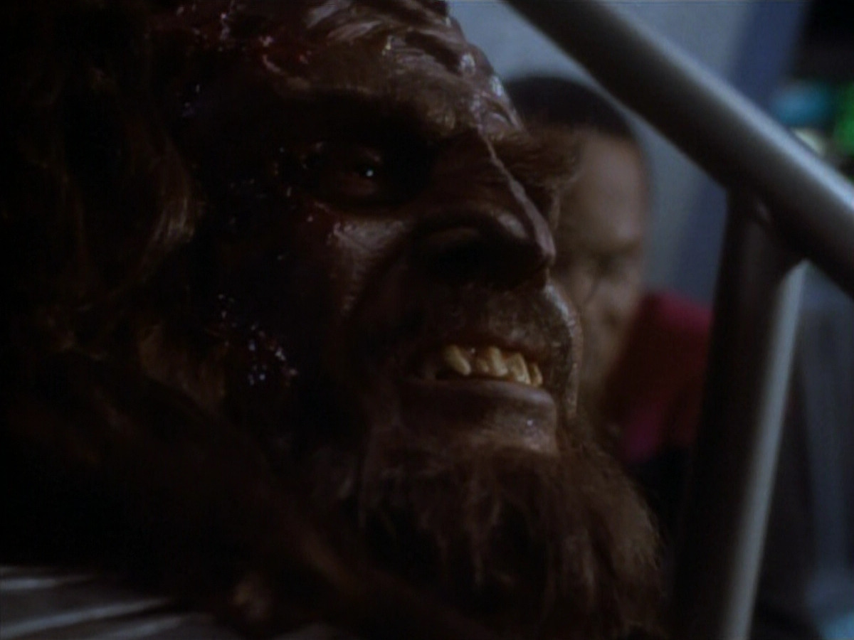 extant_StarTrekDS9_1x18-DramatisPersonae_00263.jpg