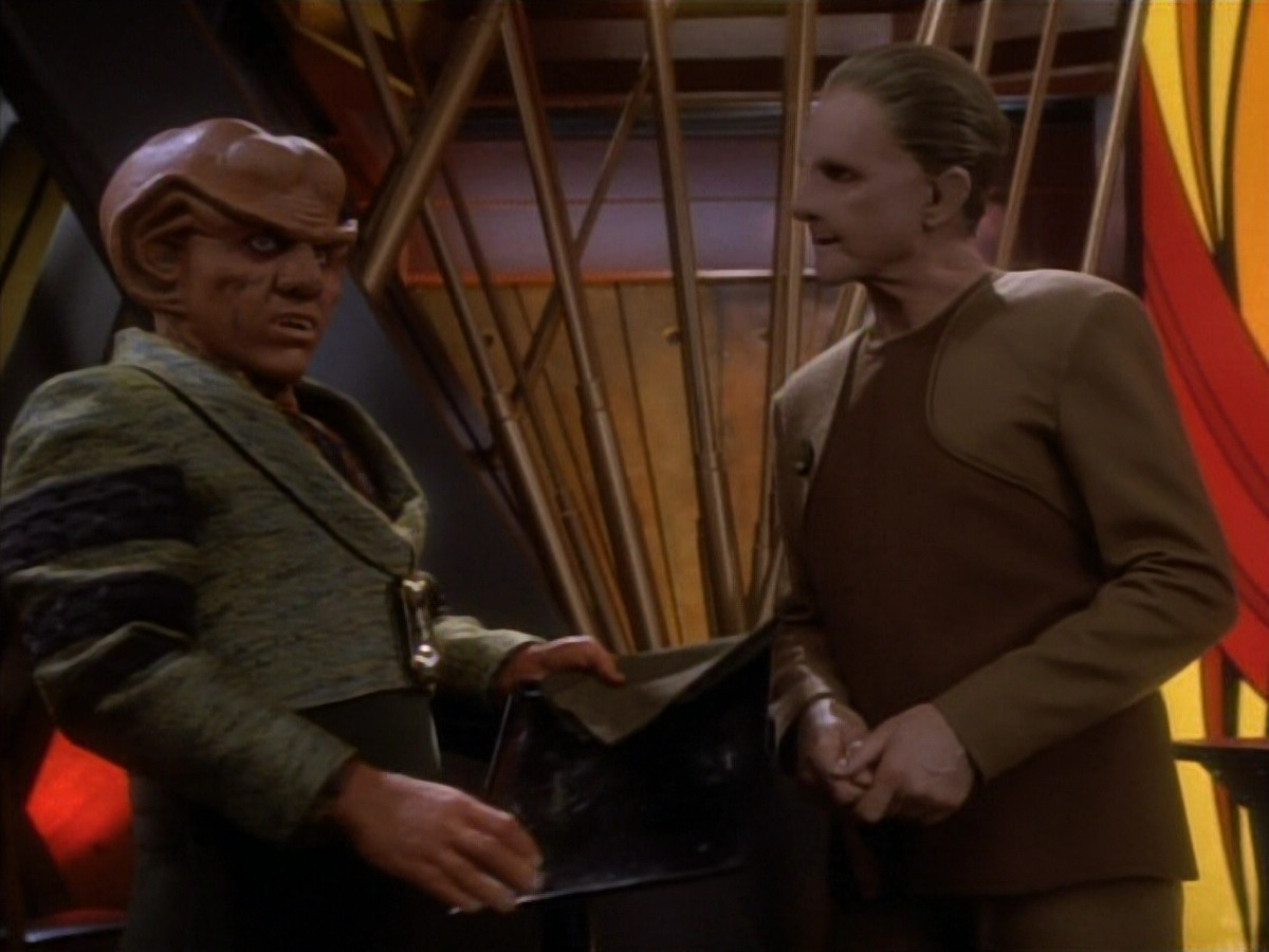 extant_StarTrekDS9_1x18-DramatisPersonae_00678.jpg