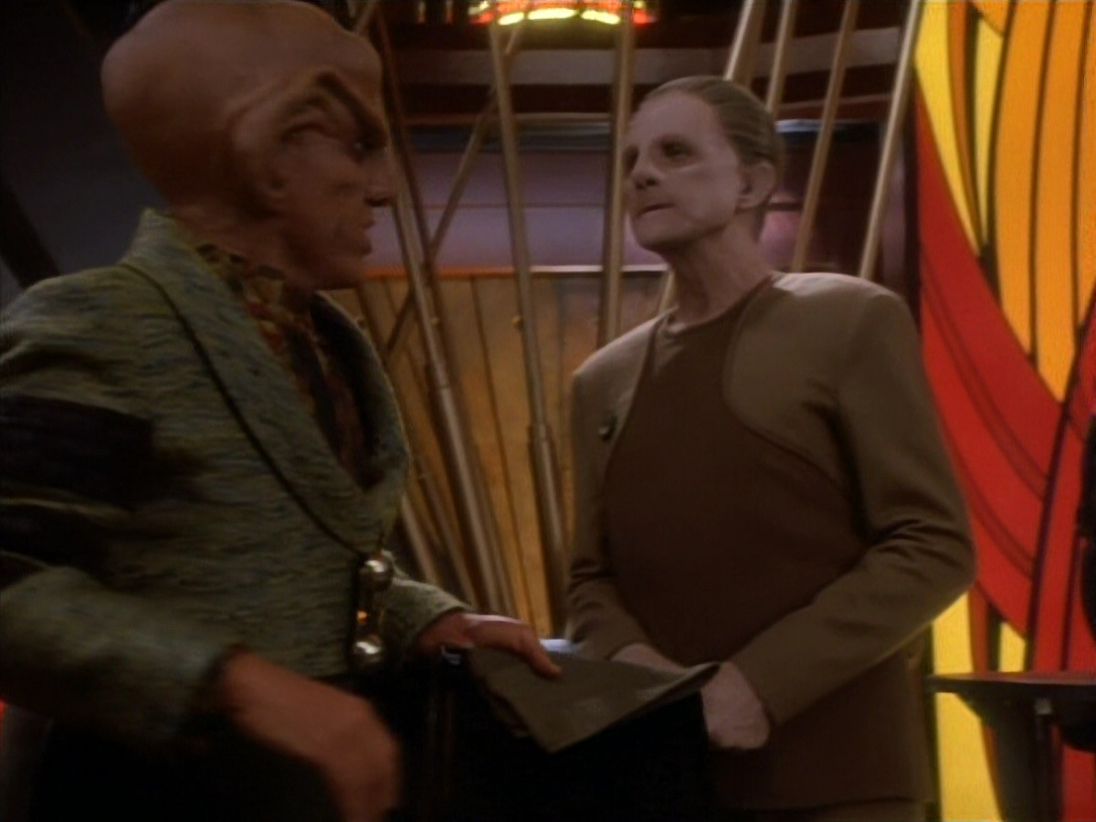 extant_StarTrekDS9_1x18-DramatisPersonae_00681.jpg