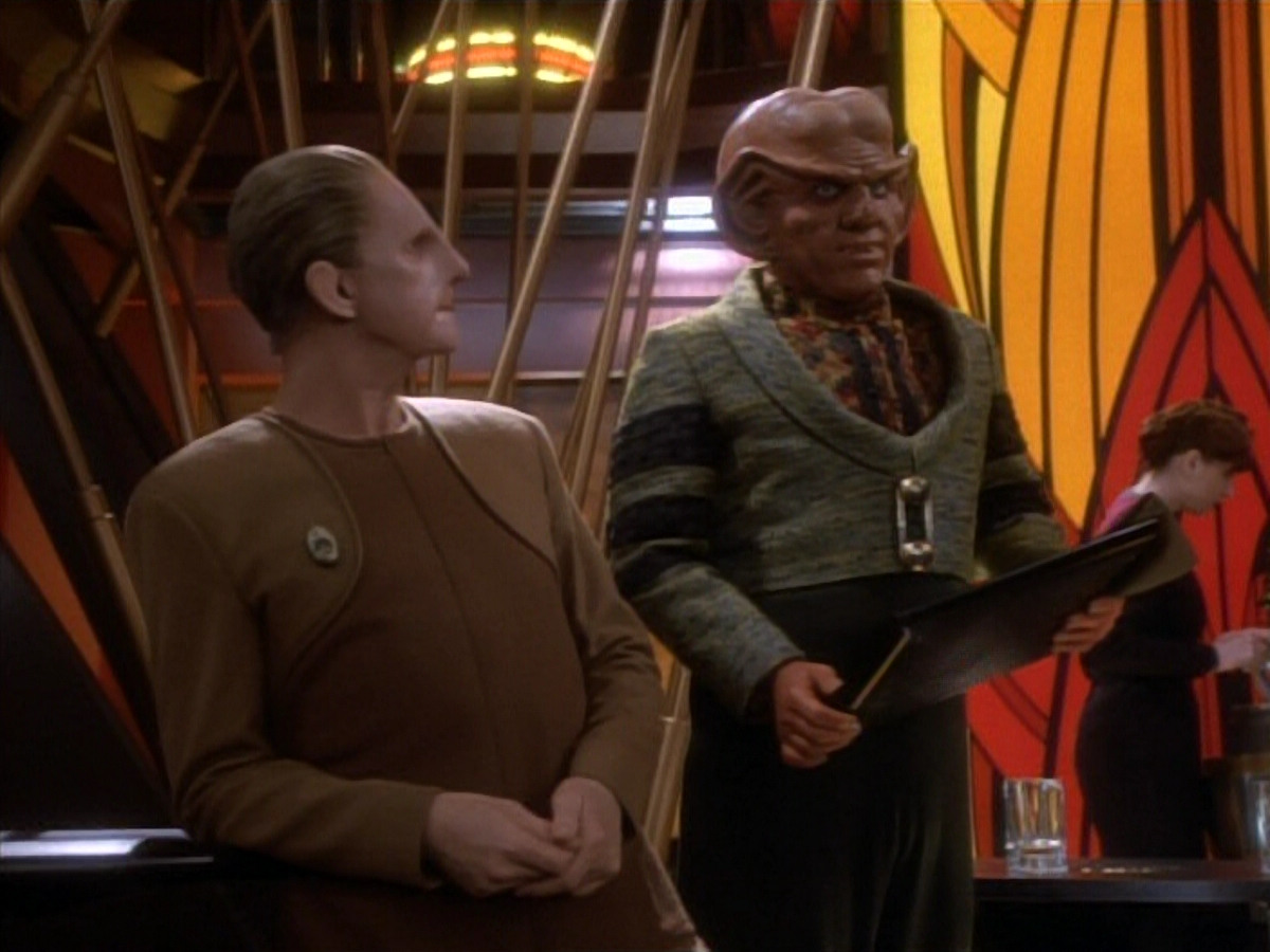 extant_StarTrekDS9_1x18-DramatisPersonae_00693.jpg