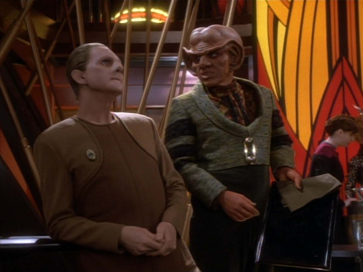 extant_StarTrekDS9_1x18-DramatisPersonae_00699.jpg