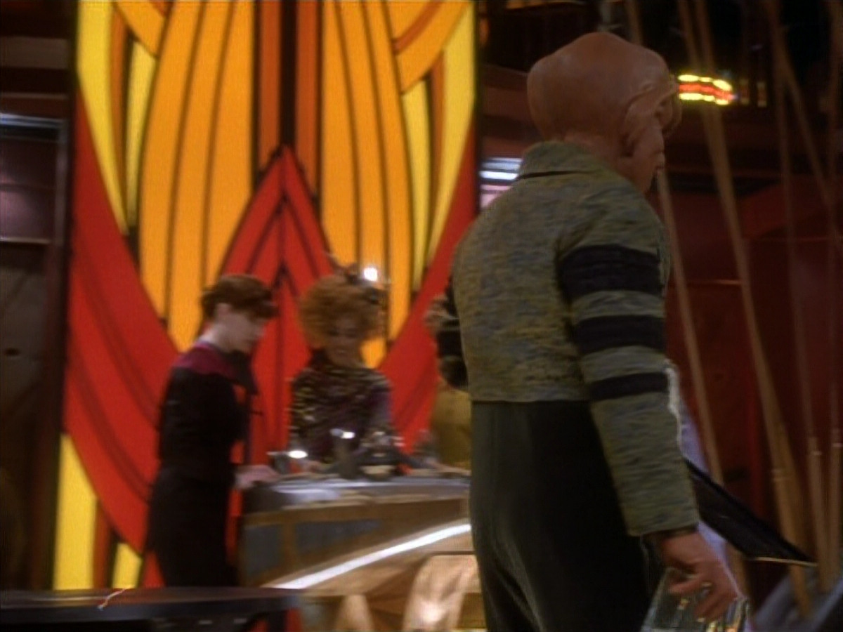 extant_StarTrekDS9_1x18-DramatisPersonae_00709.jpg