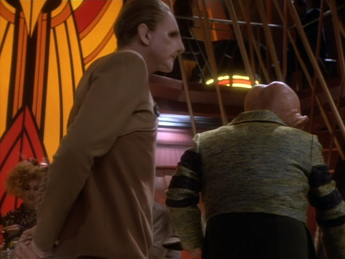 extant_StarTrekDS9_1x18-DramatisPersonae_00714.jpg