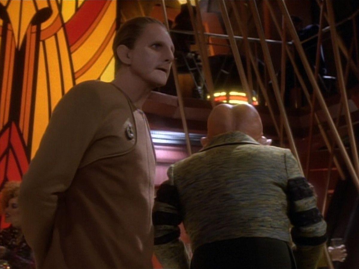extant_StarTrekDS9_1x18-DramatisPersonae_00719.jpg