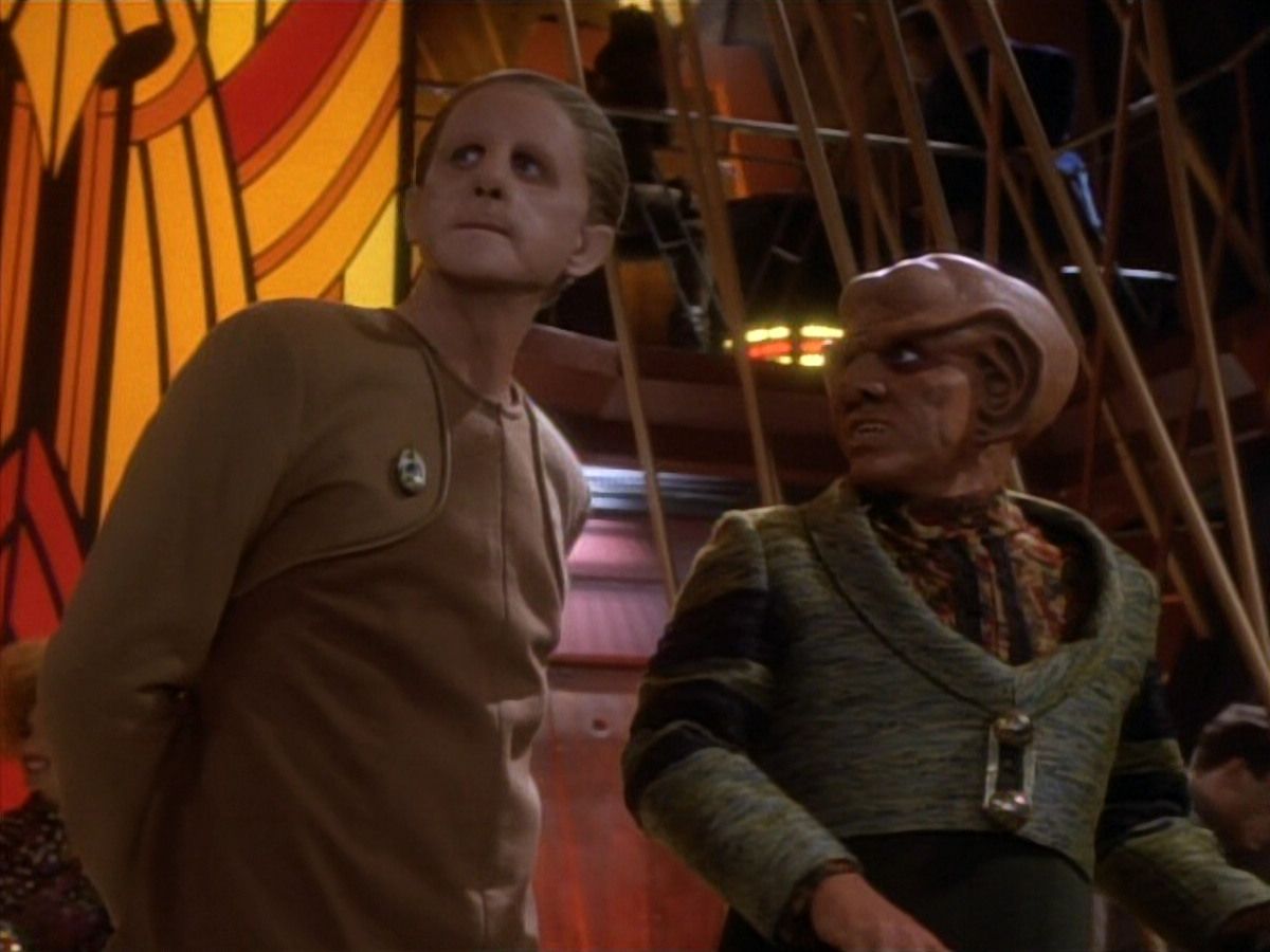 extant_StarTrekDS9_1x18-DramatisPersonae_00722.jpg