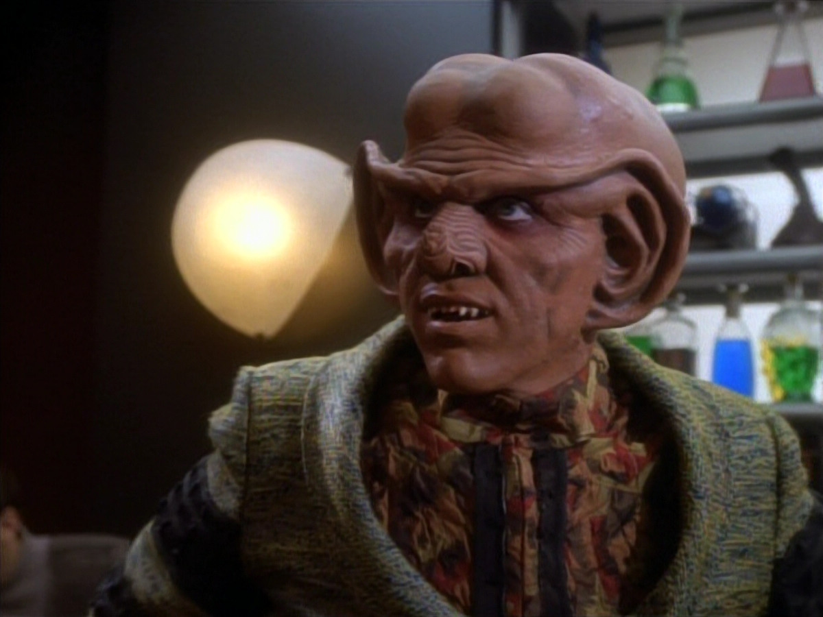 extant_StarTrekDS9_1x18-DramatisPersonae_00747.jpg