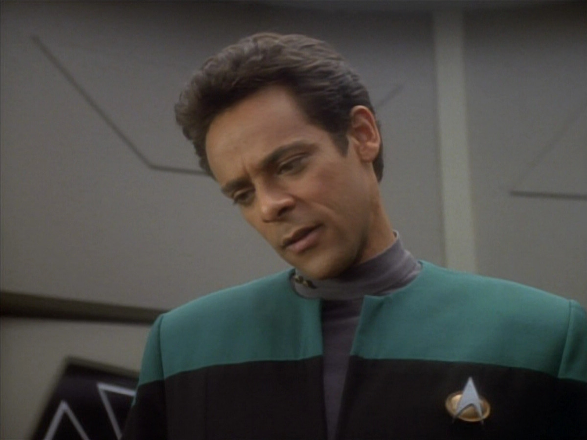 extant_StarTrekDS9_1x18-DramatisPersonae_00919.jpg