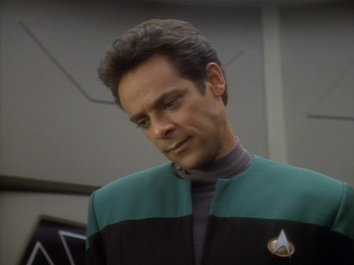 extant_StarTrekDS9_1x18-DramatisPersonae_00920.jpg