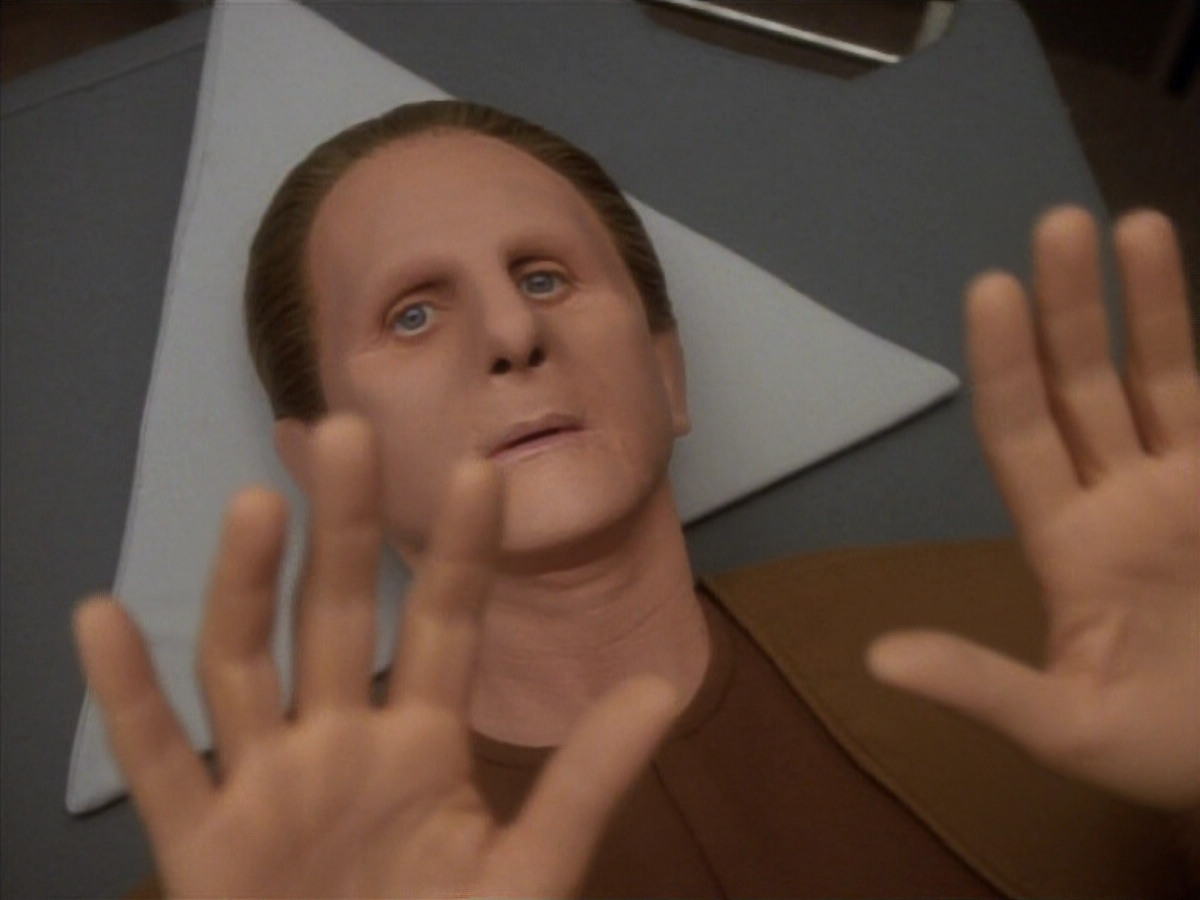 extant_StarTrekDS9_1x18-DramatisPersonae_00931.jpg